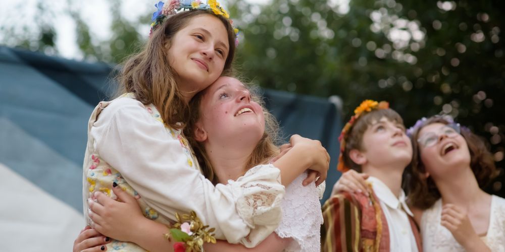 image of youth actors at Traveling Players Ensemble